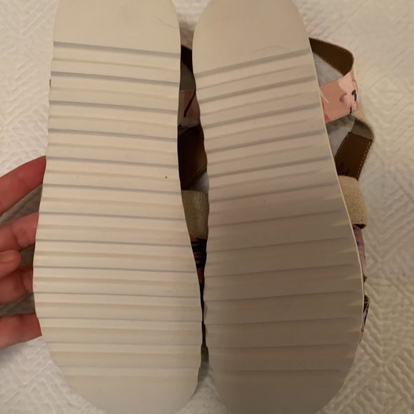 Aerosoles Kings Park Platform Strappy Sandal Nude/Natural Pink Floral Size 8.5 M - Picture 7 of 7